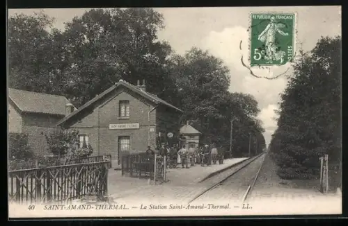 AK Saint-Amand-Thermal, La Station, Blick zum Bahnhof
