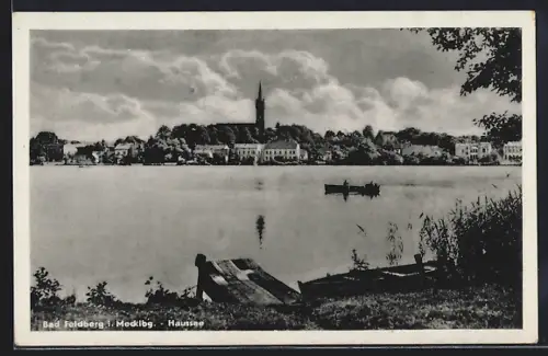 AK Bad Feldberg i. Mecklbg., Haussee und Panoramablick auf die Stadt