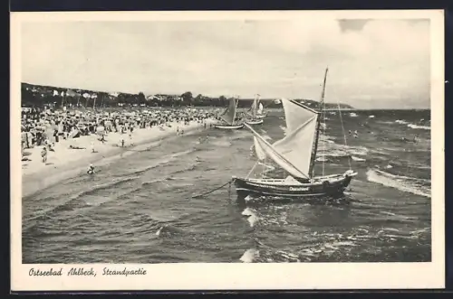 AK Ahlbeck /Ostsee, Strandpartie mit Segelboot