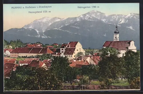 AK Murnau a. Staffelsee, Ortschaft mit Kirche gegen Heimgarten und Herzogstand