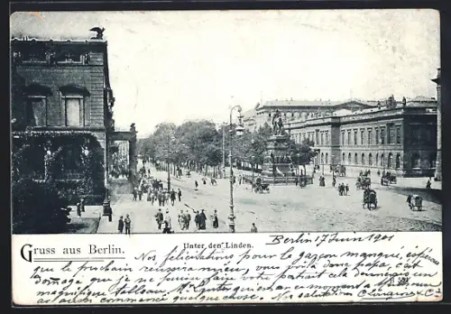 AK Berlin, Strassenpartie Unter den Linden mit Denkmal