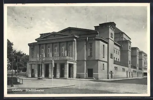 AK Görlitz, vor dem Deutschen Grenzland Stadttheater