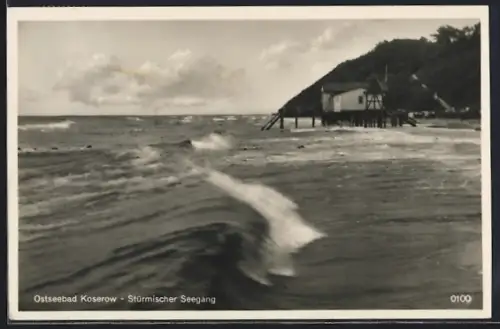 AK Koserow, Strand bei stürmischen Seegang