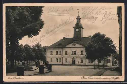 AK Bad Frankenhausen / Kyffh., Rathaus mit Strassenansicht
