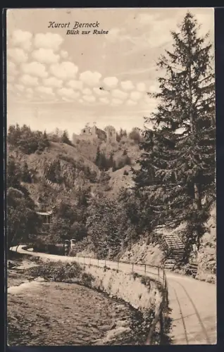 AK Berneck / Fichtelgebirge, Blick zur Ruine
