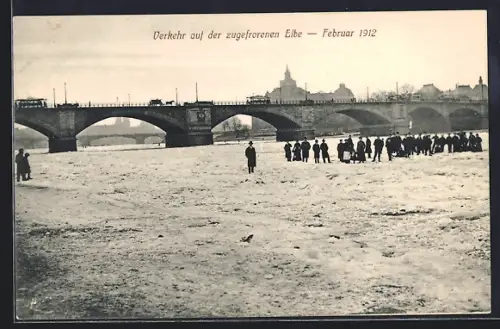 AK Dresden, Verkehr auf der zugefrorenen Elbe 1912