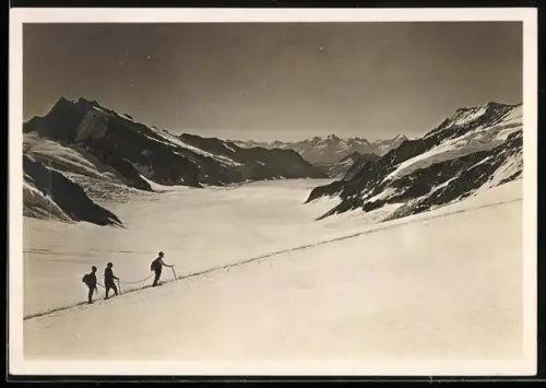 AK Jungfrau, Jungfraufirn und Aletschgletscher, Bergsteiger auf dem Weg zur Jungfrau