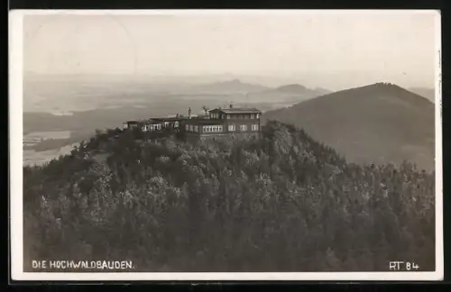 AK Hochwaldbauden, Berghütten mit Blick in die Berge