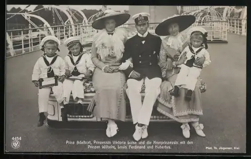 AK Prinz Wilhelm von Preussen, Prinz Adalbert, Prinzessin Viktoria Luise auf dem Schiffsdeck