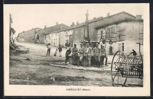 AK Gimécourt /Meuse, Platz mit Soldatengruppe am Brunnen