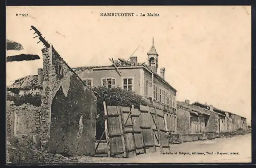 AK Rambucourt, La Mairie