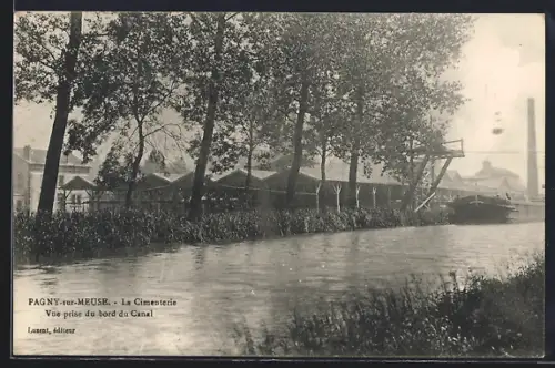 AK Pagny-sur-Meuse, La Cimenterie, Vue prise du bord du Canal