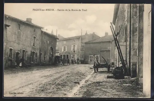 AK Pont-sur-Meuse, Entrée de la Route de Toul