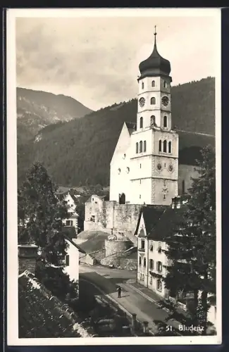 AK Bludenz, Strassenpartie mit Kirche aus der Vogelschau