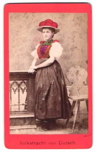 Fotografie junge Frau in Tracht aus Gutach, Handkoloriert