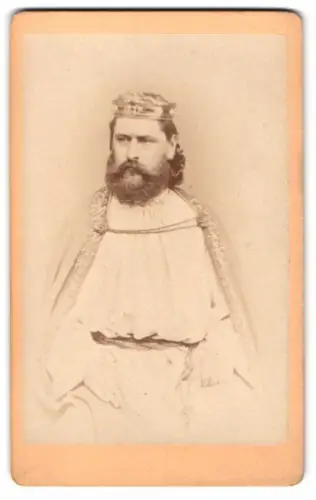 Fotografie J. Steigenberger, Weilheim, Oberbayern, Passiosspiel, Schauspieler als König mit Krone