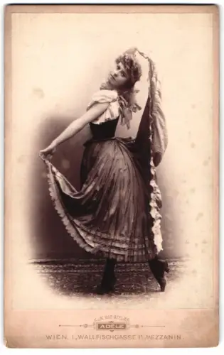 Fotografie Adele, Wien, Wallfischgasse 11, Schauspielerin Madge Greet im Stück Carmen 1892