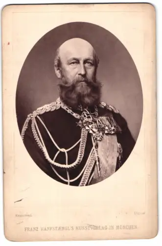 Fotografie Franz Hanfstaengl, München, König Karl I. von Württemberg in Uniform mit Orden