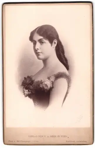 Fotografie J. Löwy, Wien, Portrait Natalia Chesco, Königin von Serbien als Braut