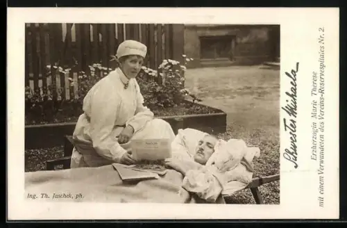 AK Erzherzogin Marie Therese mit einem Verwundeten des Vereins-Reservespitales Nr. 2
