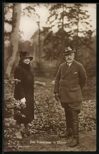 AK Doorn, Kaiser Wilhelm II. und Hermine von Reuss beim Waldspaziergang