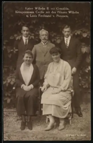 AK Kaiser Wilhelm II. mit Gemahlin, Kronprinzessin Cecilie mit den Prinzen Wilhelm u. Louis Ferdinand von Preussen