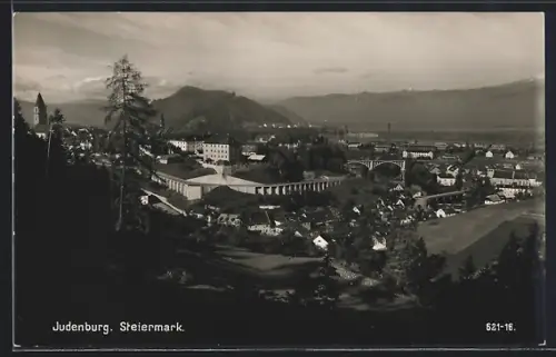 AK Judenburg /Steiermark, Teilansicht mit Bergen