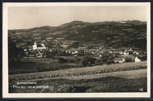 AK Pöllau, Ortsansicht mit Hügeln im Hintergrund