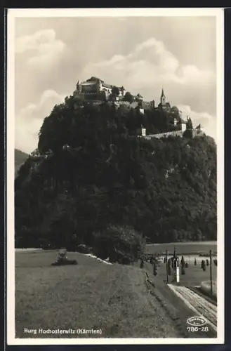 AK Hochosterwitz /Kärnten, Panorama mit der Burg
