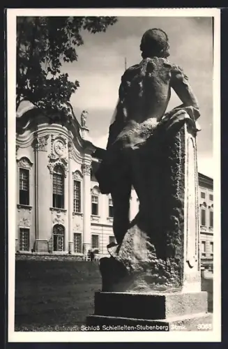 AK Schielleiten-Stubenberg /Stmk., Denkmal mit Teilansicht vom Schloss