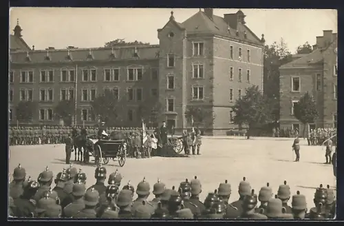 Foto-AK Karlsruhe, Grenadierkaserne, Vereidigung