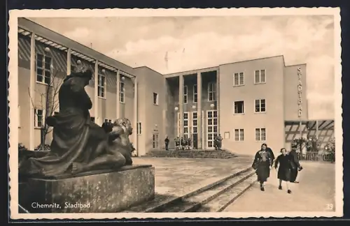 AK Chemnitz, Stadtbad mit Statue