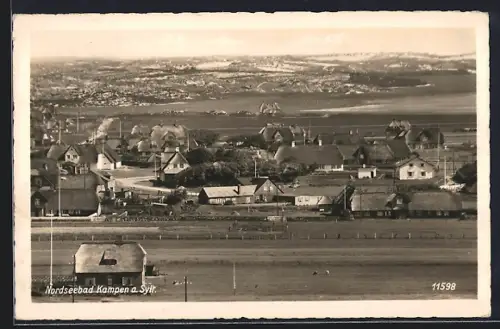 AK Kampen a. Sylt, Blick nach dem Ort mit Wohnhäusern