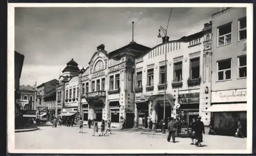 AK Ungvar, Hotel Korona szallo, Panorama mit Strasse