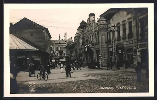 AK Uzhorod, Strassenpartie mit Hotel Korona szallo