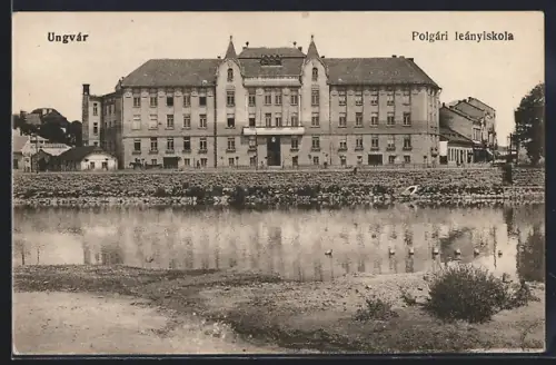 AK Ungvar, Uj polgari leanyiskola