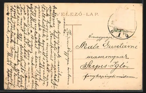 AK Ungvar, Gymnasium, Frontansicht mit kleiner Versammlung