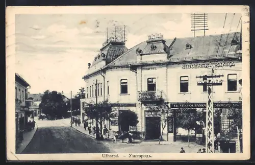 AK Uzhorod, Strassenpartie mit Hotel und Slovenska Banka