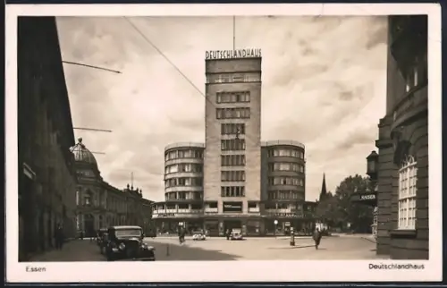 AK Essen, Deutschlandhaus mit Strassenpartie