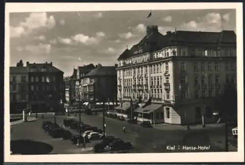 AK Kiel, Hansa-Hotel mit Strasse u. Strassenbahn