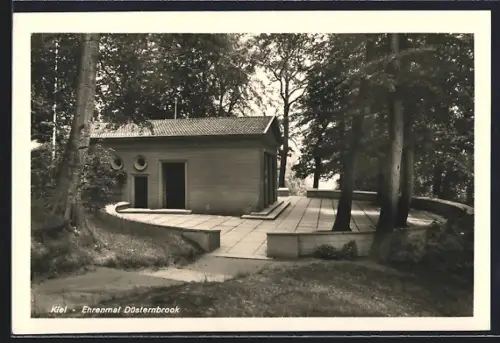 AK Düsternbrook /Kiel, Düsternbrooker Gehölz, Ehrenmal Düsternbrook