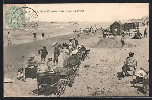 AK Berck-Plage, Enfants Jouant sur la Plage