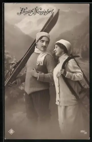 AK Paar mit Skiern und Schlitten, Neujahrsgruss