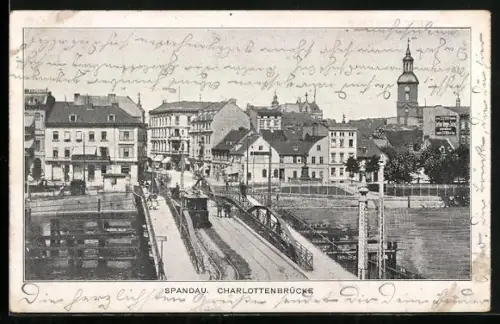 AK Berlin-Spandau, Partie auf der Charlottenbrücke, Strassenbahn