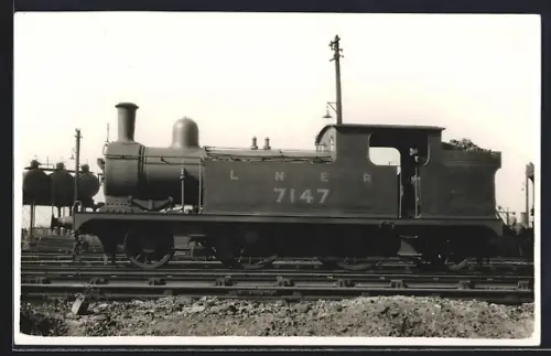 Foto-AK Englische Eisenbahn, Lokomotive No. 7147 der LNER