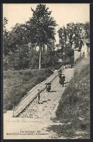 AK Montreuil-sur-Mer /Pas-de-Calais, L`Escalier