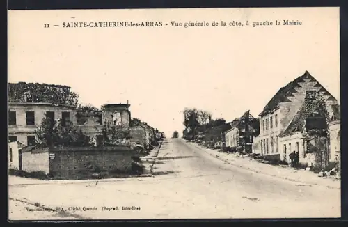 AK Sainte-Catherine-les-Arras, Vue générale de la côte, à gauche la Mairie