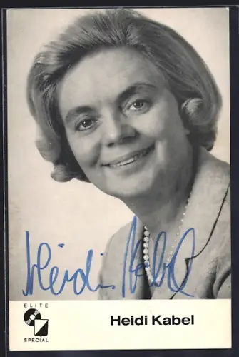 AK Schauspielerin Heidi Kabel mit Perlenkette und Autograph