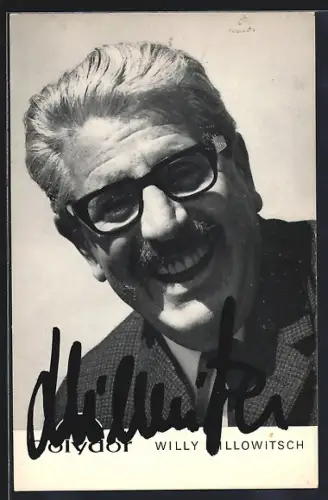 AK Schauspieler Willy Millowitsch mit Brille und Schnurrbart mit Autograph
