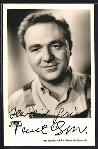 AK Schauspieler Paul Esser lächelnd in Kamera schauend mit Autograph